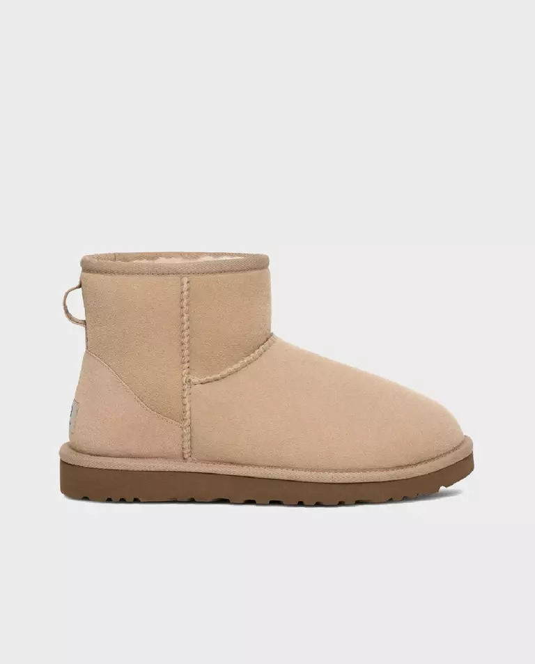 Бежеві чоботи UGG Classic Mini II