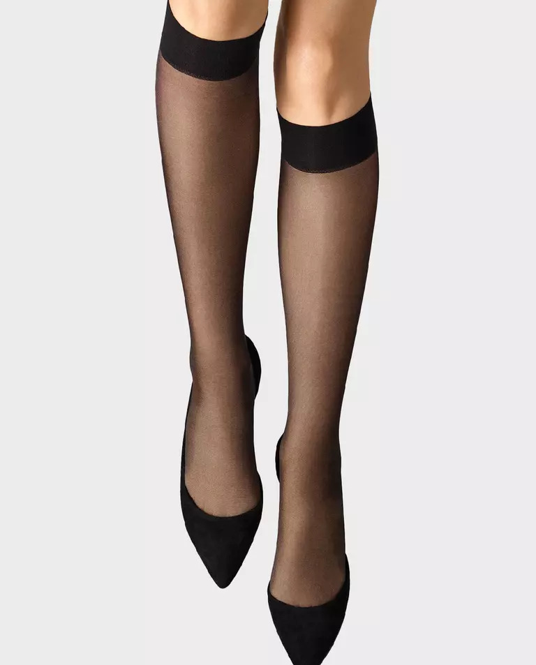 WOLFORD Чорні шкарпетки до коліна Satin Touch 20