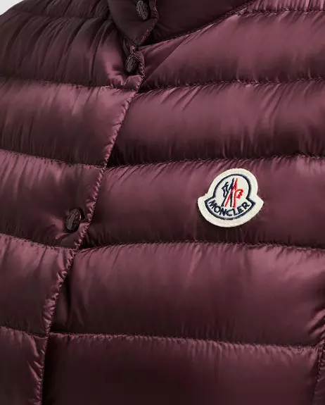 MONCLER Бордовый стеганый жилет  