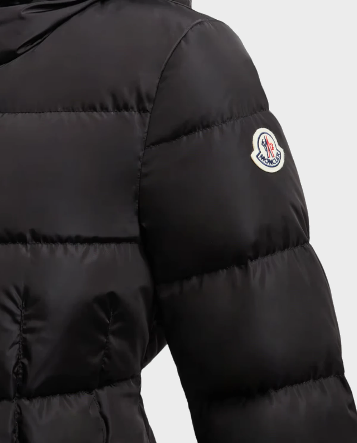 MONCLER Чорне стьобане пальто