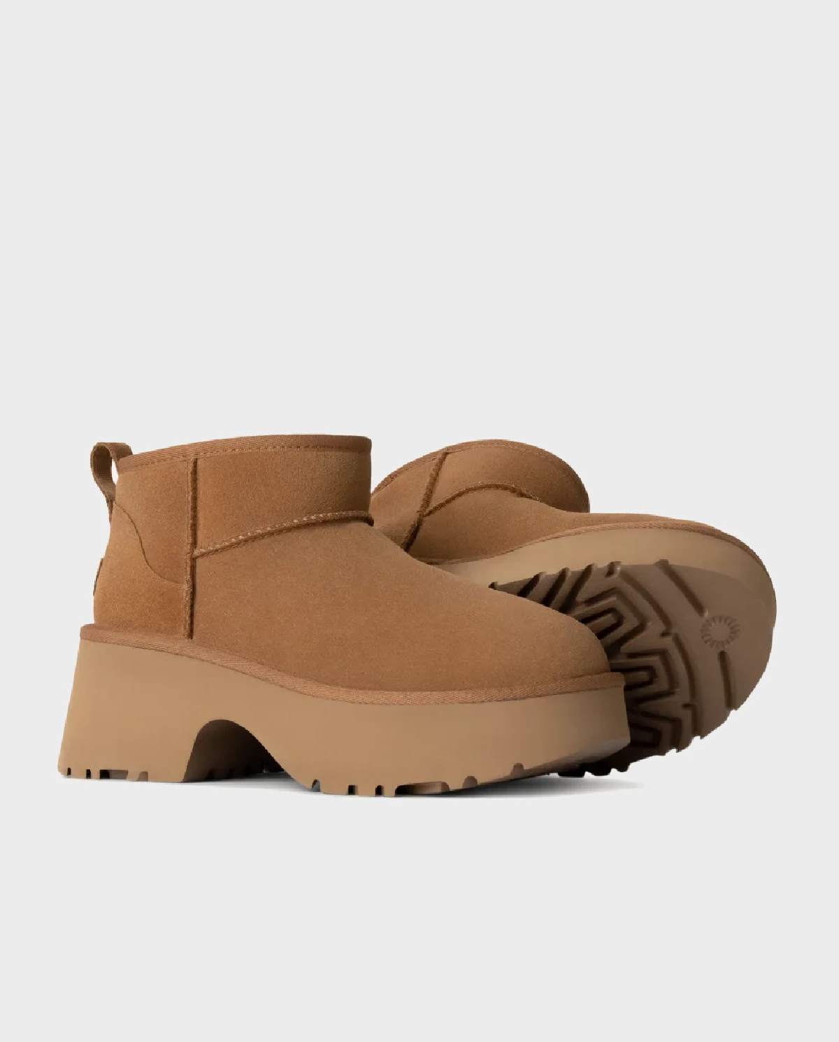 Коричневые ботинки для снега UGG Classic Ultra Mini 