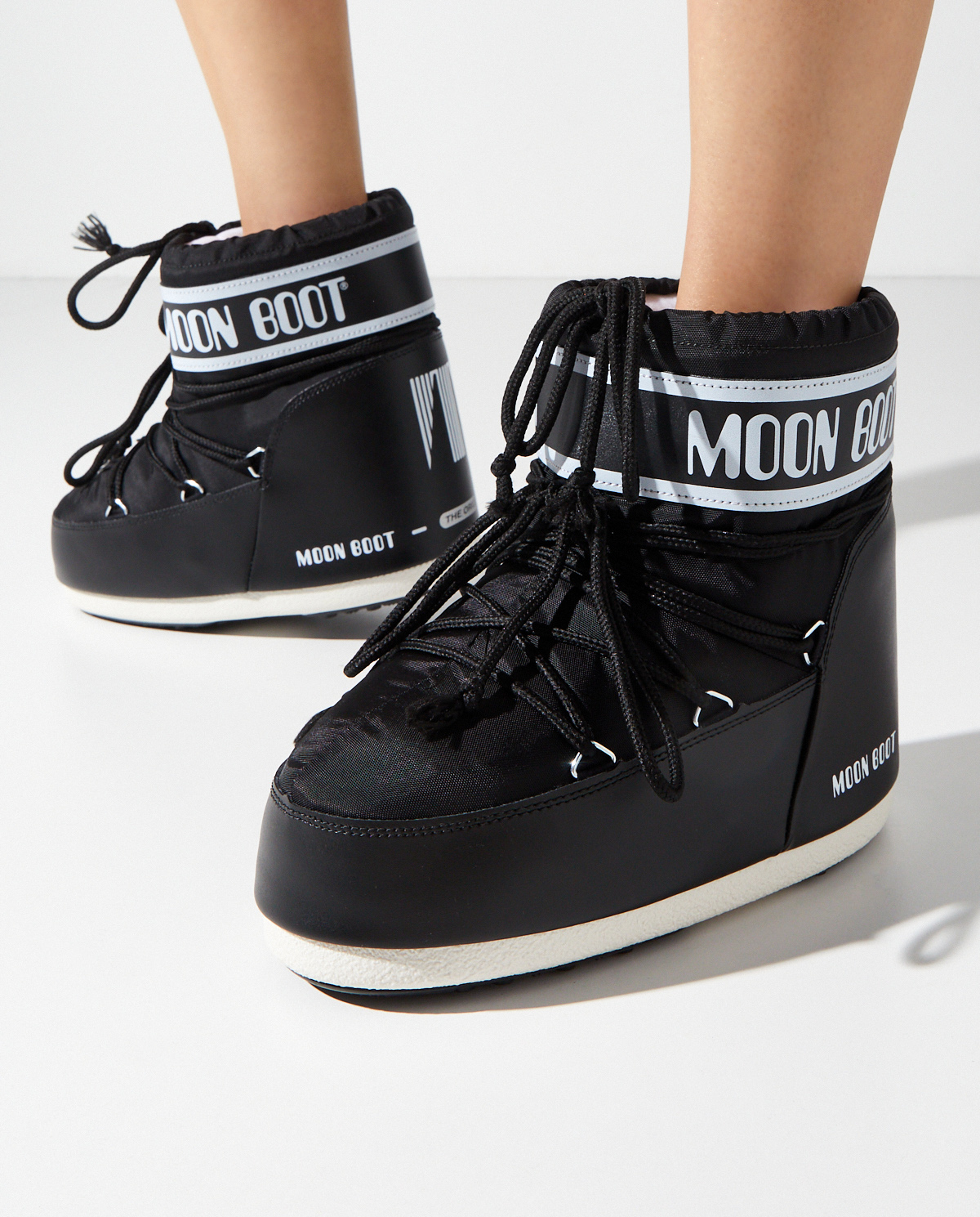 MOON BOOT Black Classic Low 2 снігоступи