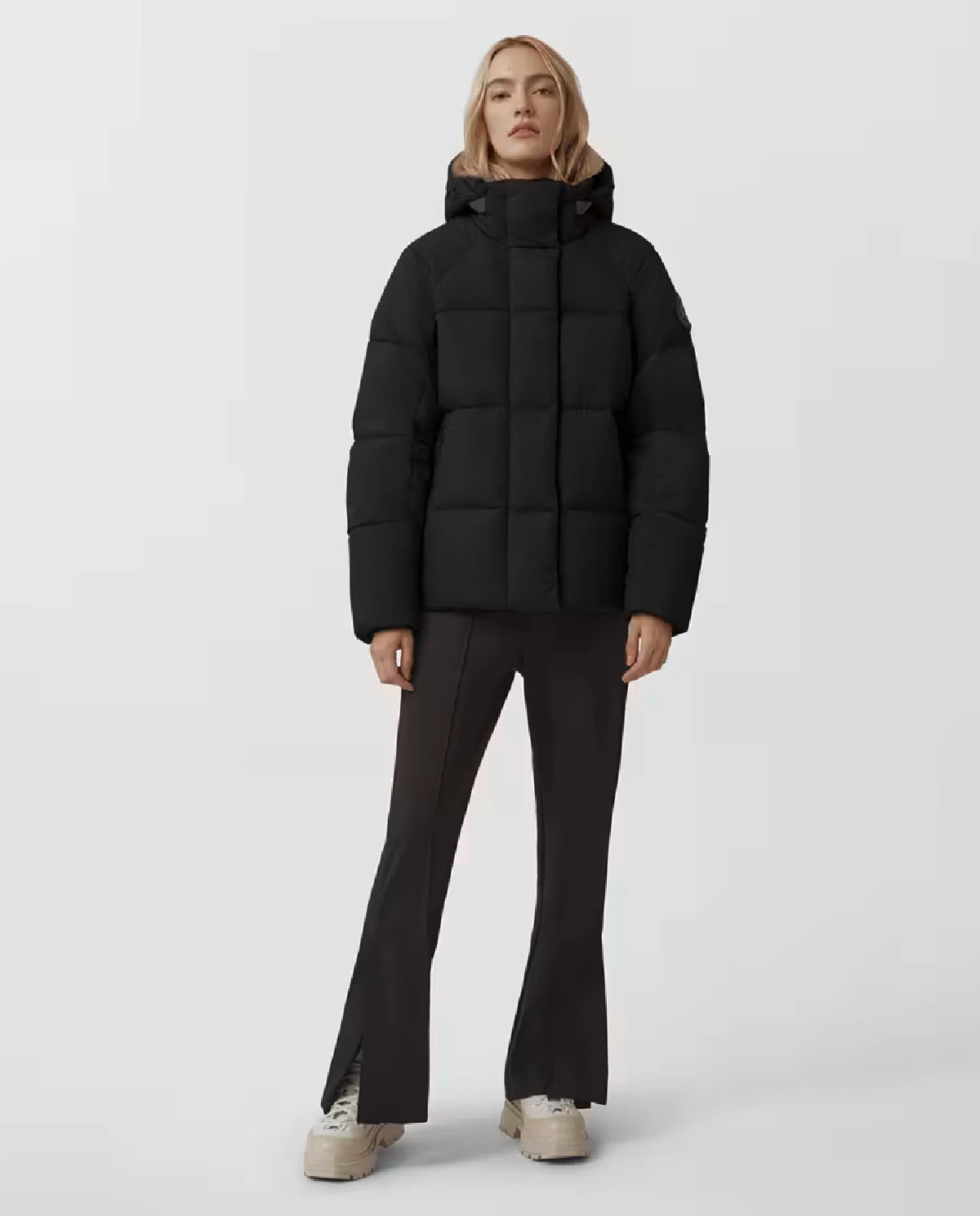 Пуховик CANADA GOOSE Black Junction