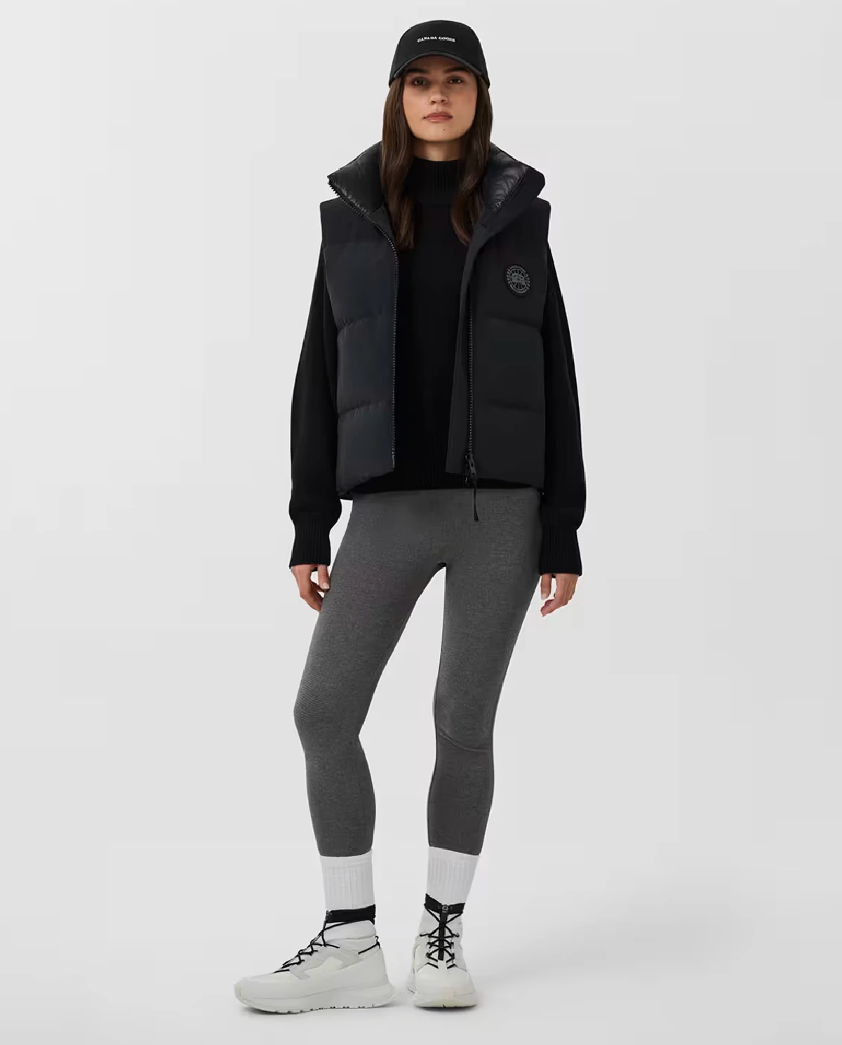 CANADA GOOSE Чорна пухова жилетка Grandview