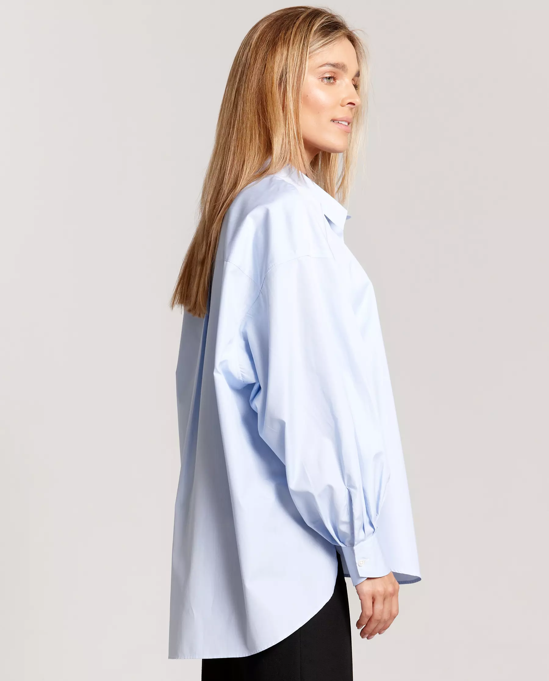 ONE SHIRT Блакитна сорочка oversize від Girlboss Kate