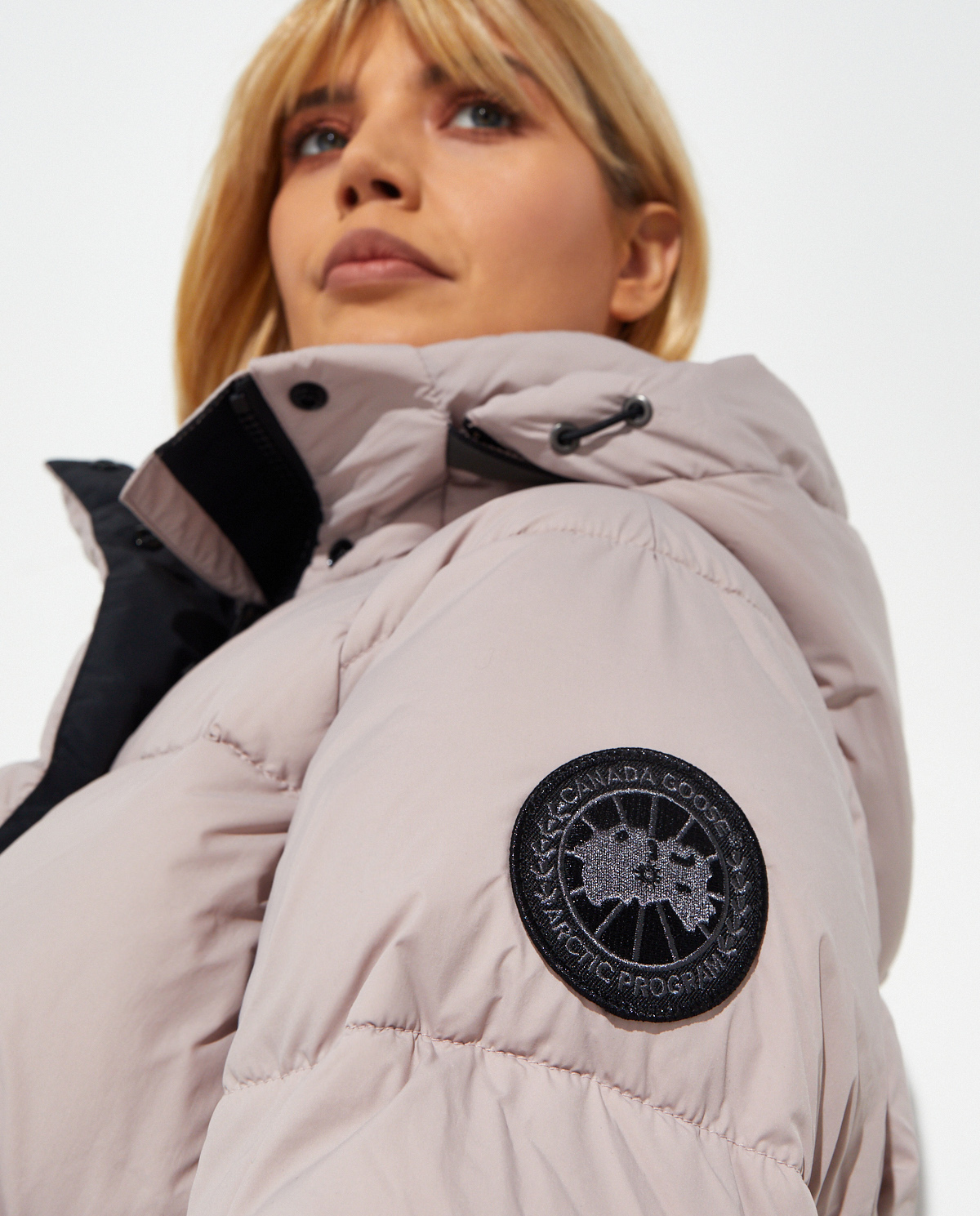 Пуховик CANADA GOOSE Beige Junction