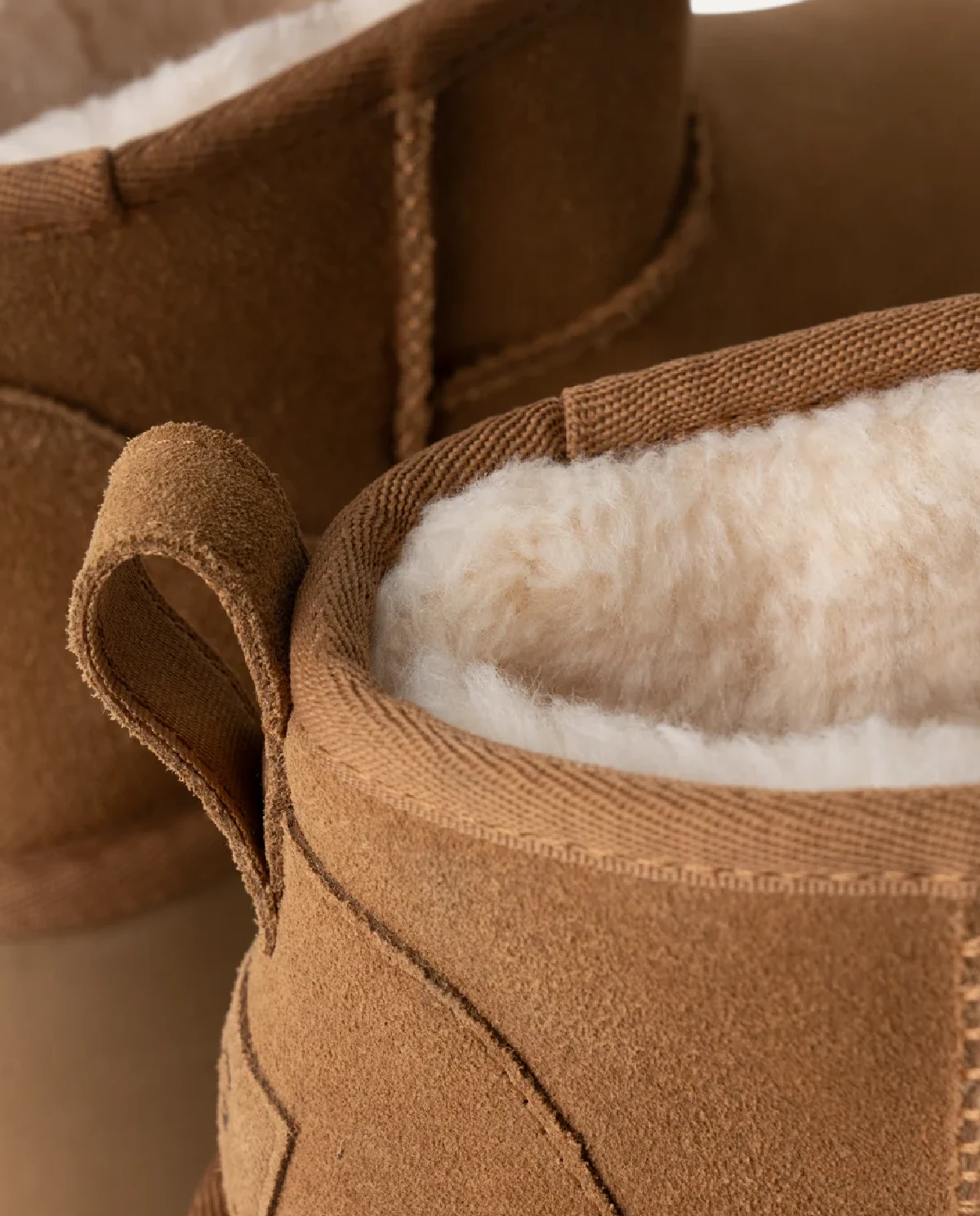 Коричневые ботинки для снега UGG Classic Ultra Mini 