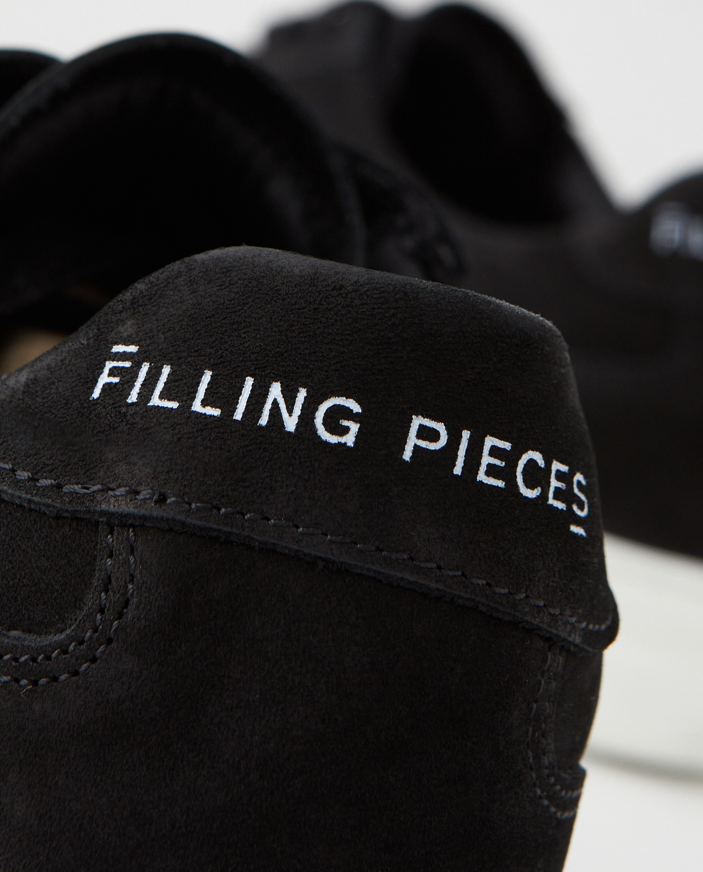 FILLING PIECES Чорні Filling Pieces