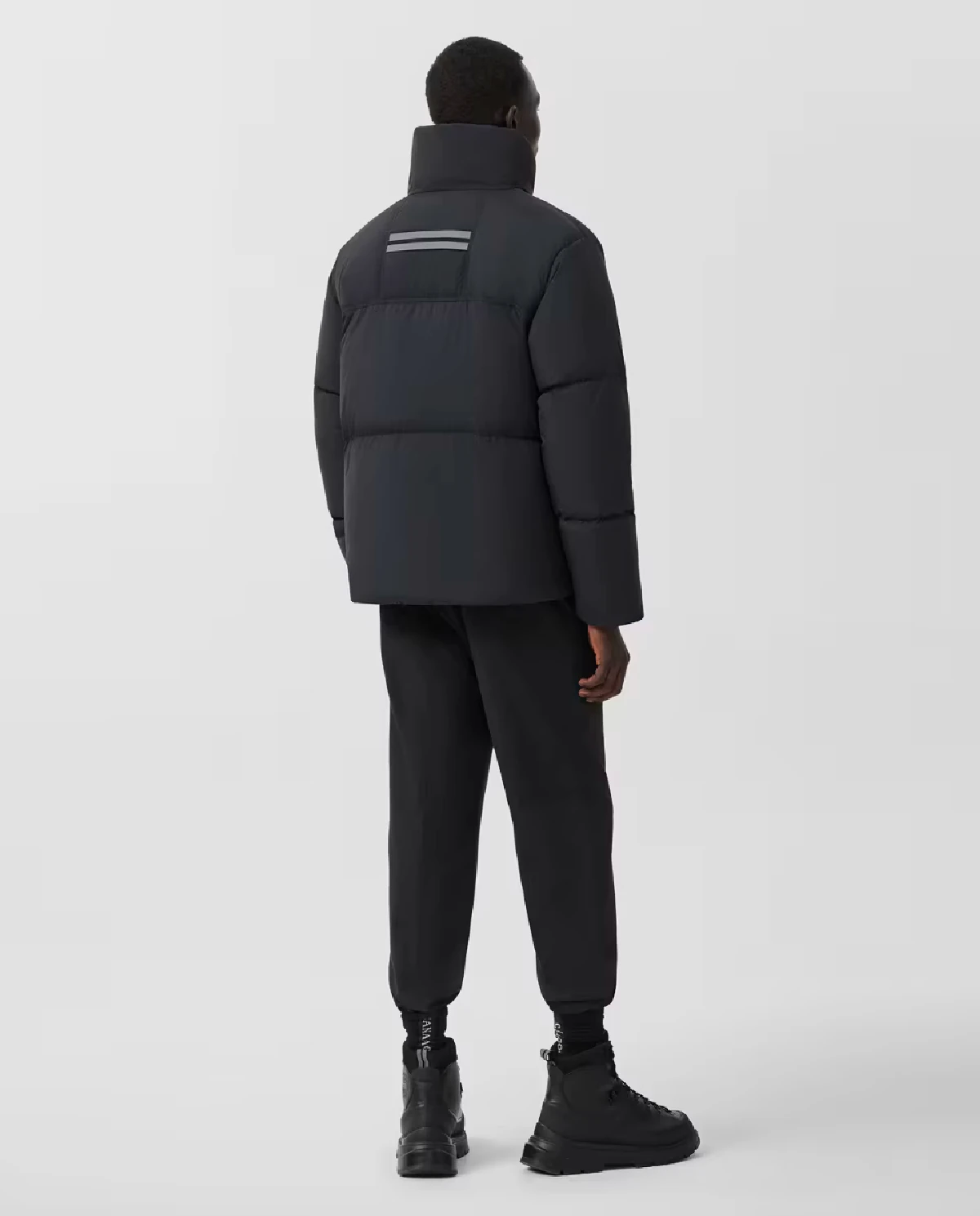 CANADA GOOSE Черная пуховая куртка Лоуренс 