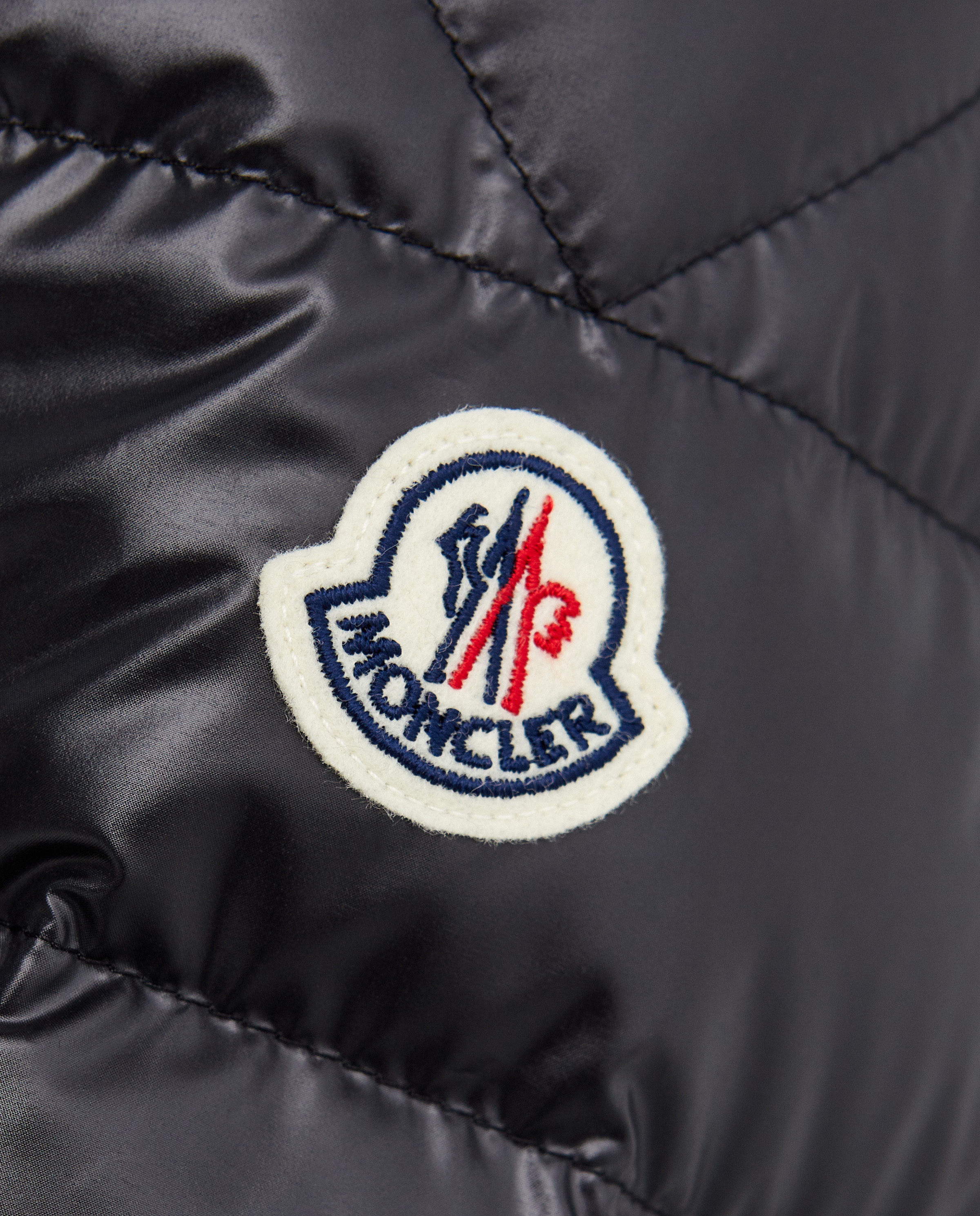 MONCLER Чорна пухова куртка Lule