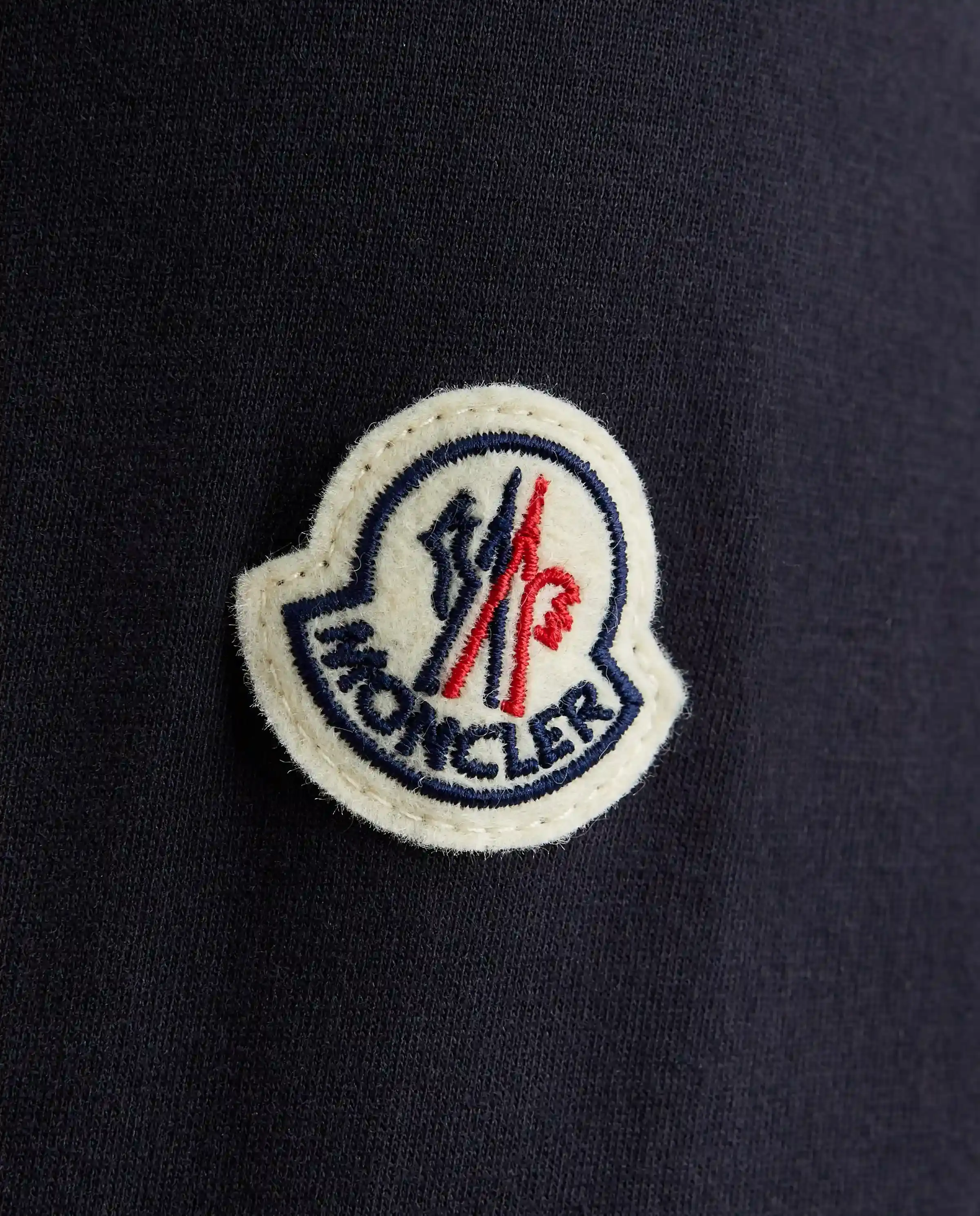 Темно-синій лонгслів з логотипом від MONCLER