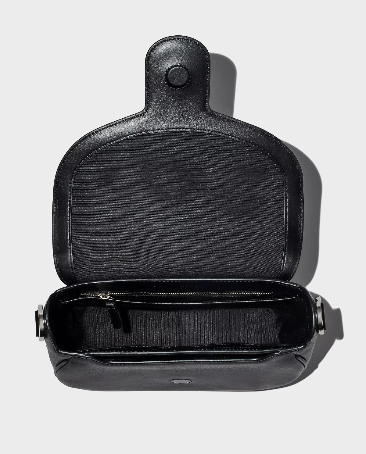 MARC JACOBS Черная сумка с крышкой J Marc Saddle Large