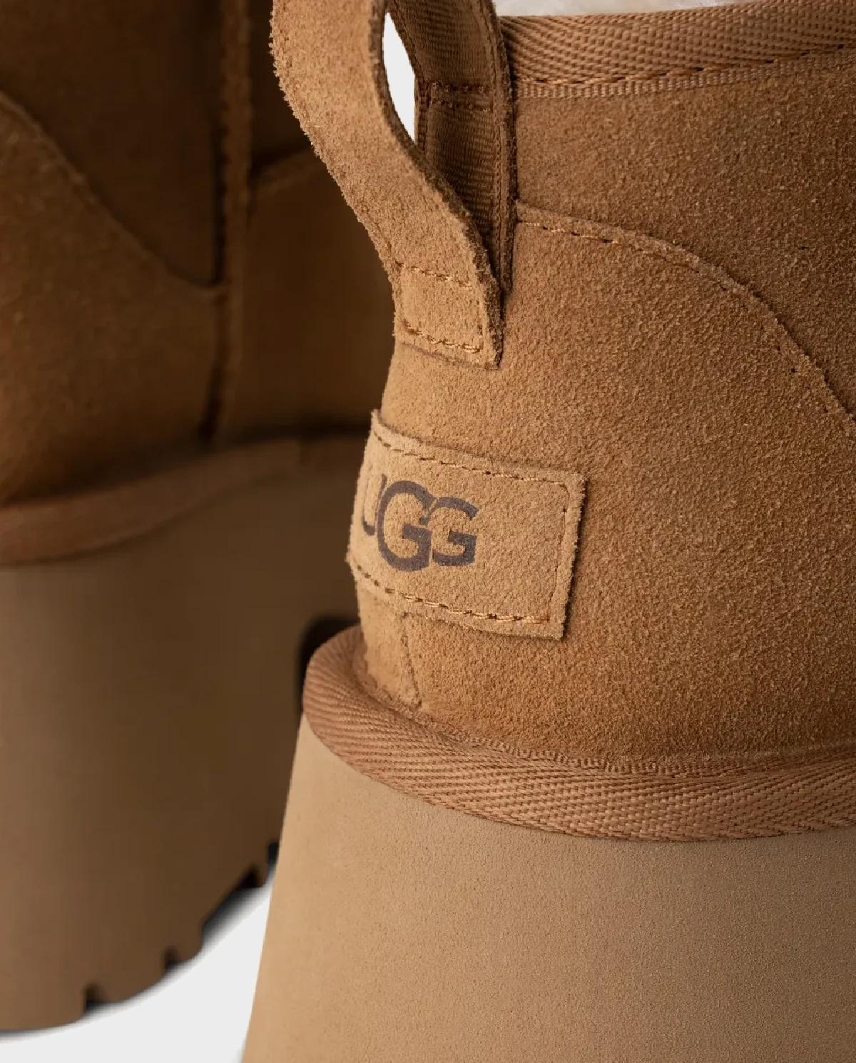 Коричневые ботинки для снега UGG Classic Ultra Mini 