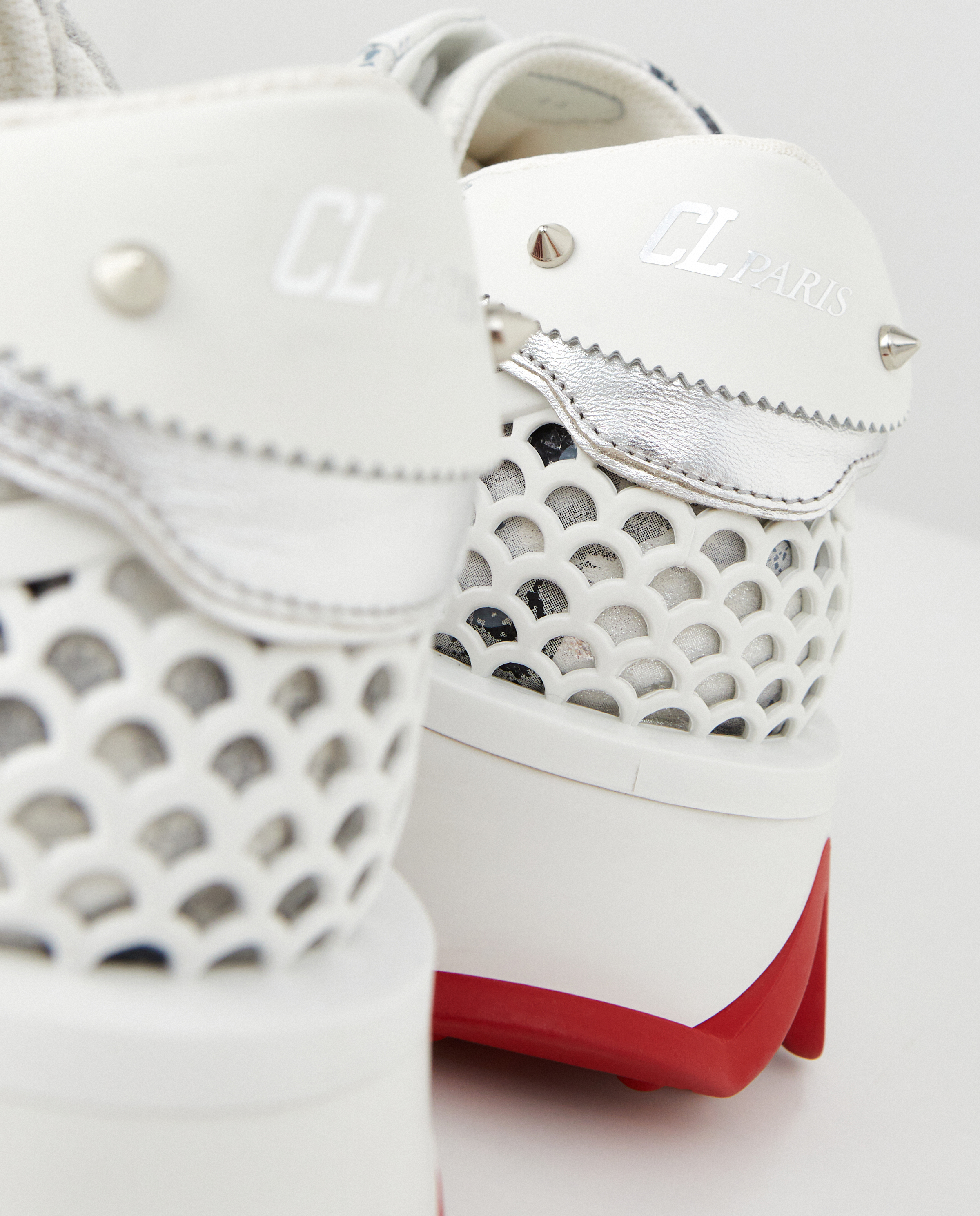 CHRISTIAN LOUBOUTIN Белые плоские кроссовки Loubishark