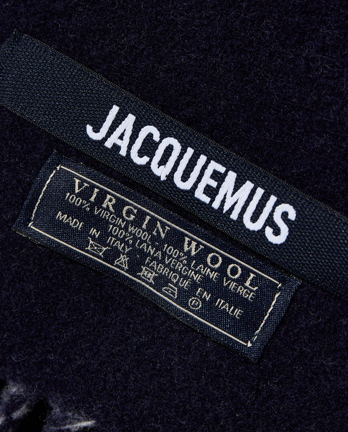 Темно-синій шарф із логотипом JACQUEMUS